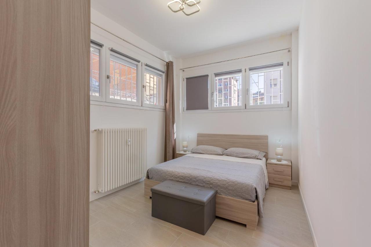San Donato Fiere Essential Apartment W/Parking ボローニャ エクステリア 写真